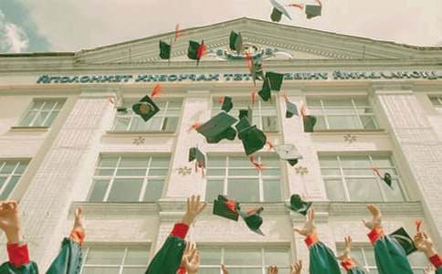 ��ѧ��ҵ��У���´�