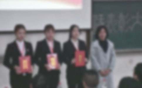 ���б���ѧ�����Ը�