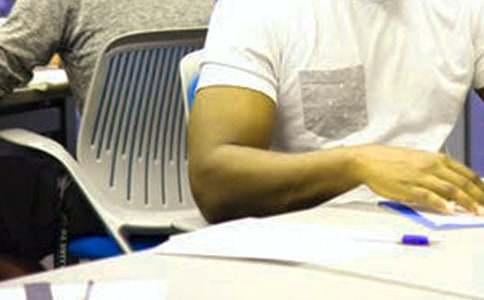 ��ѧ���������ʵ������ģ��