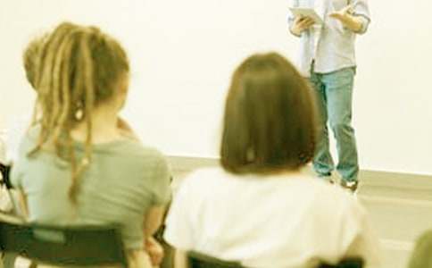 �����ṫ���ν̰�����ѧ��˼���������塷