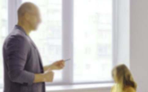 �Ͻ�ʦ���ݻ��ͻ��´�15ƪ[����]