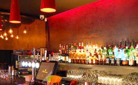 �ư����������ƶ�