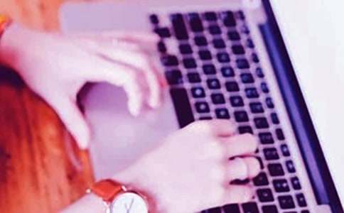 ������ʽ�ܾ������Ը�