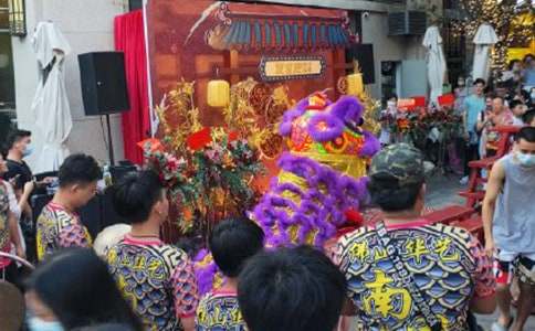 ��˾��ҵ����ϵĶ��³�������ģ��