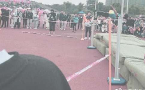 �������˶�Ա���͸�