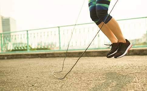 �����������͸�����