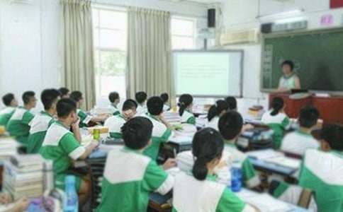 ��ѧ���¿�ʼ���˷��Ը�